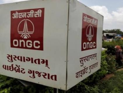 Gunmen abducted early on Wednesday three employees of India’s Oil and Natural Gas Corporation (ONGC) on a rig site in northeast India, the country’s biggest oil and gas production firm